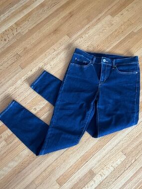 Levi's Women's Dark Blue Skinny Jeans 28x30 - worn twice